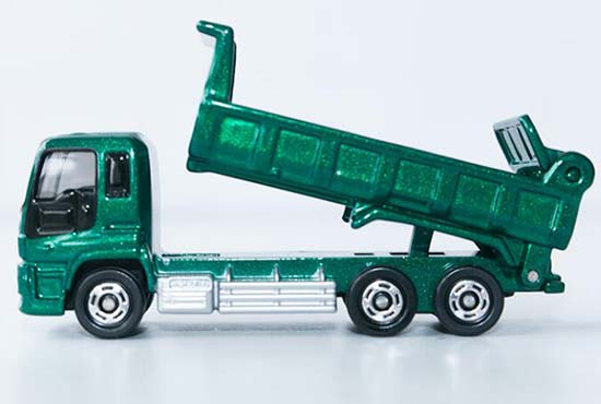 tomica isuzu giga dump truck