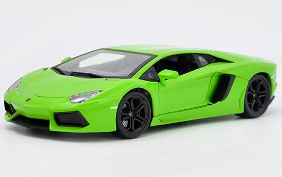 Diecast Lamborghini Aventador LP700-4 Model Green 1:18 Bburago